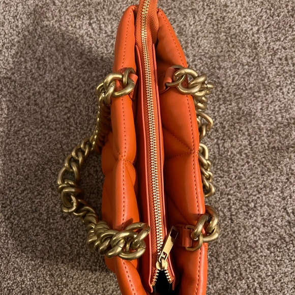 ZARA Quilted city bag with chain - Picture 5 of 13